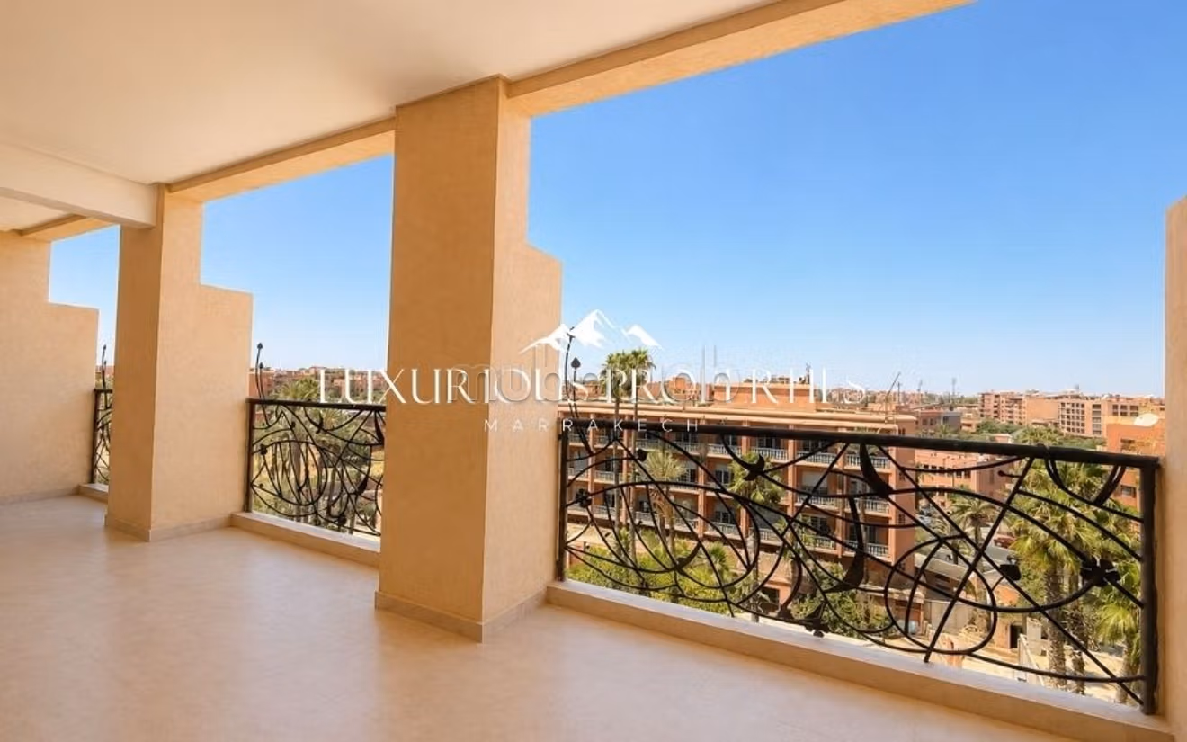 Appartement rénové avec terrasse, Hivernage