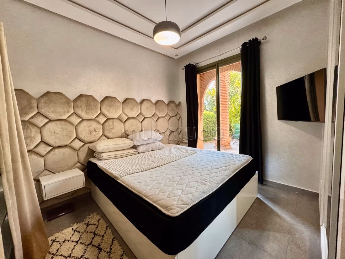 Palmeraie: Appartement entièrement rénové 2 Chs