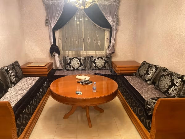 Appartement te koop in Gueznaia. 1 Kamer. Goed uitgeruste keuken
