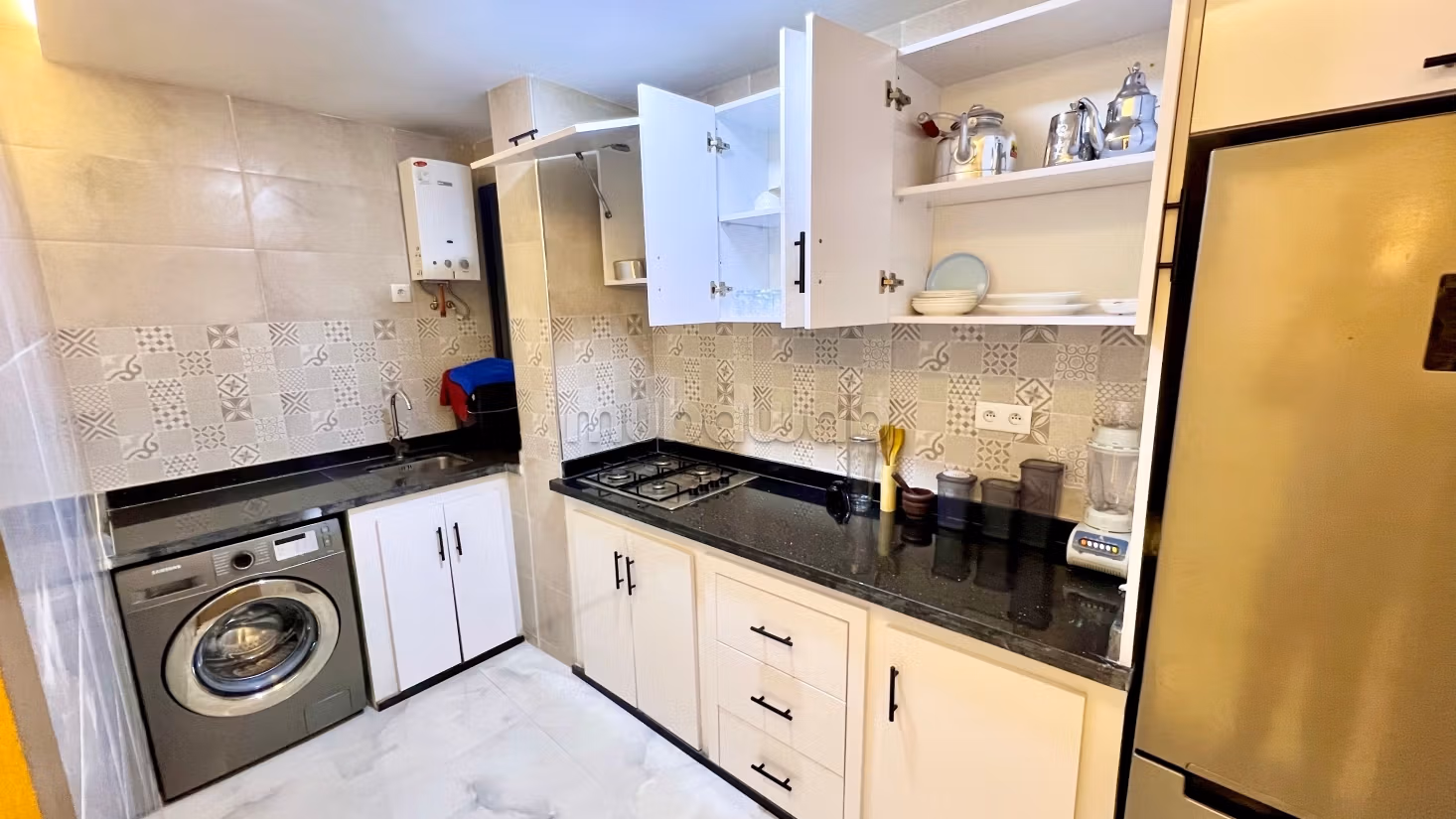 Apartments for rent in Martil. 3 excellent rooms. Traditional Moroccan lounge
