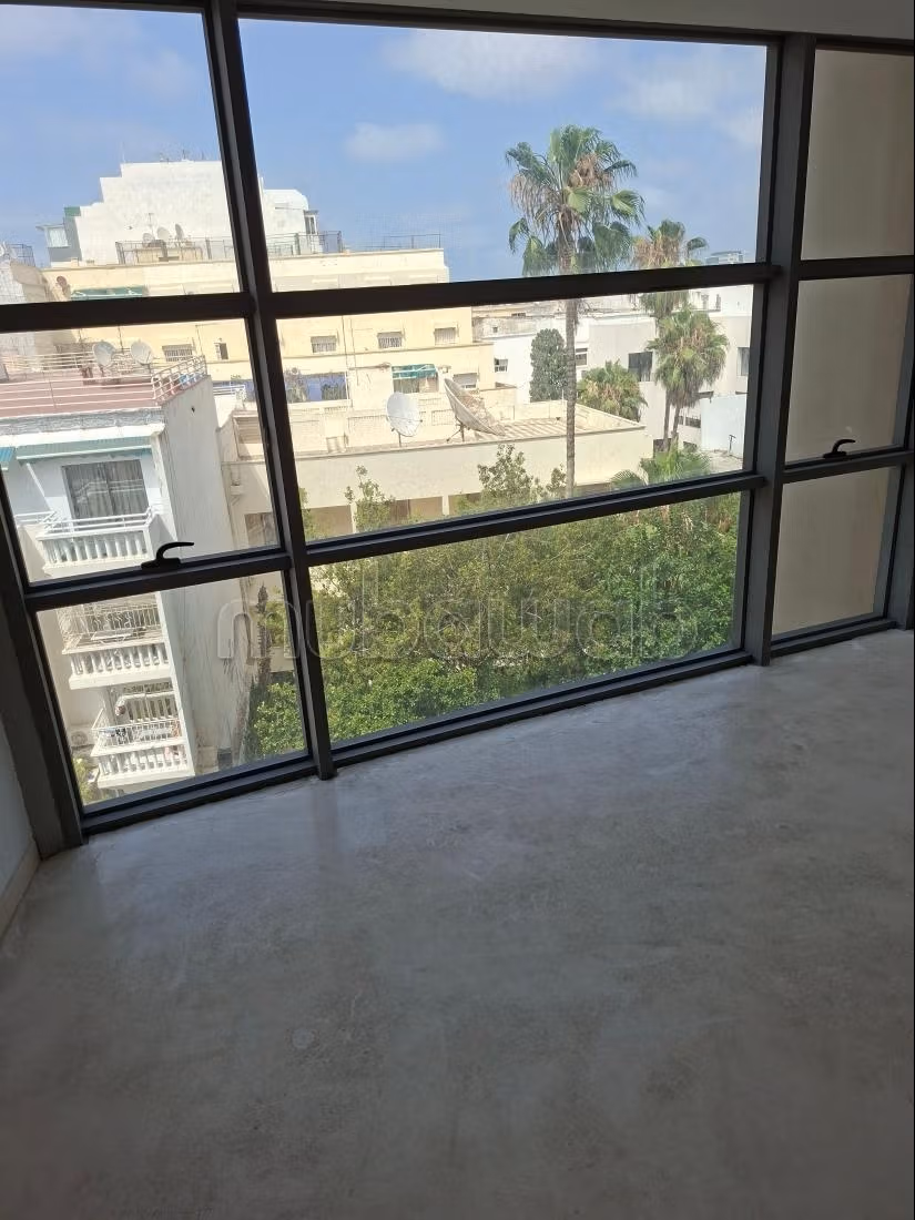 A vendre un joli Appartement avec 2 places qu garage