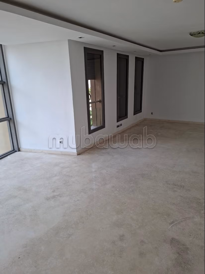 A vendre un joli Appartement avec 2 places qu garage — 2