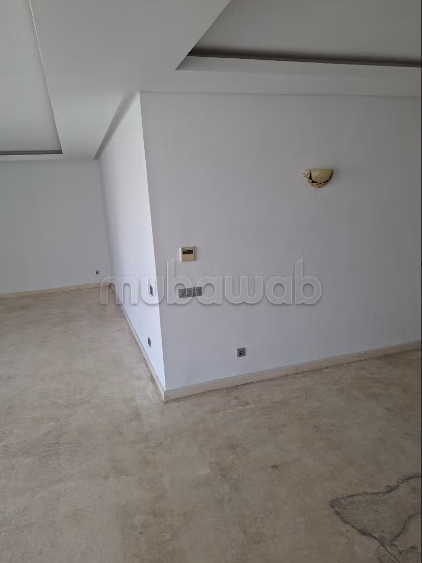 A vendre un joli Appartement avec 2 places qu garage — 3