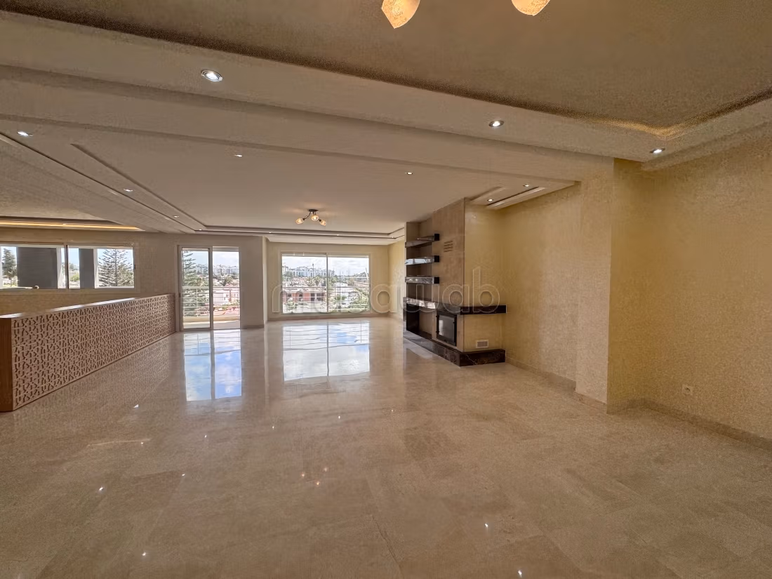 Louez cet appartement à Riyad.
4 chambres agréables.
Ascenseur et terrasse — 3