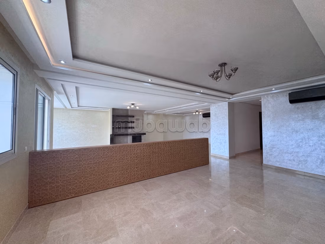 Louez cet appartement à Riyad.
4 chambres agréables.
Ascenseur et terrasse — 5