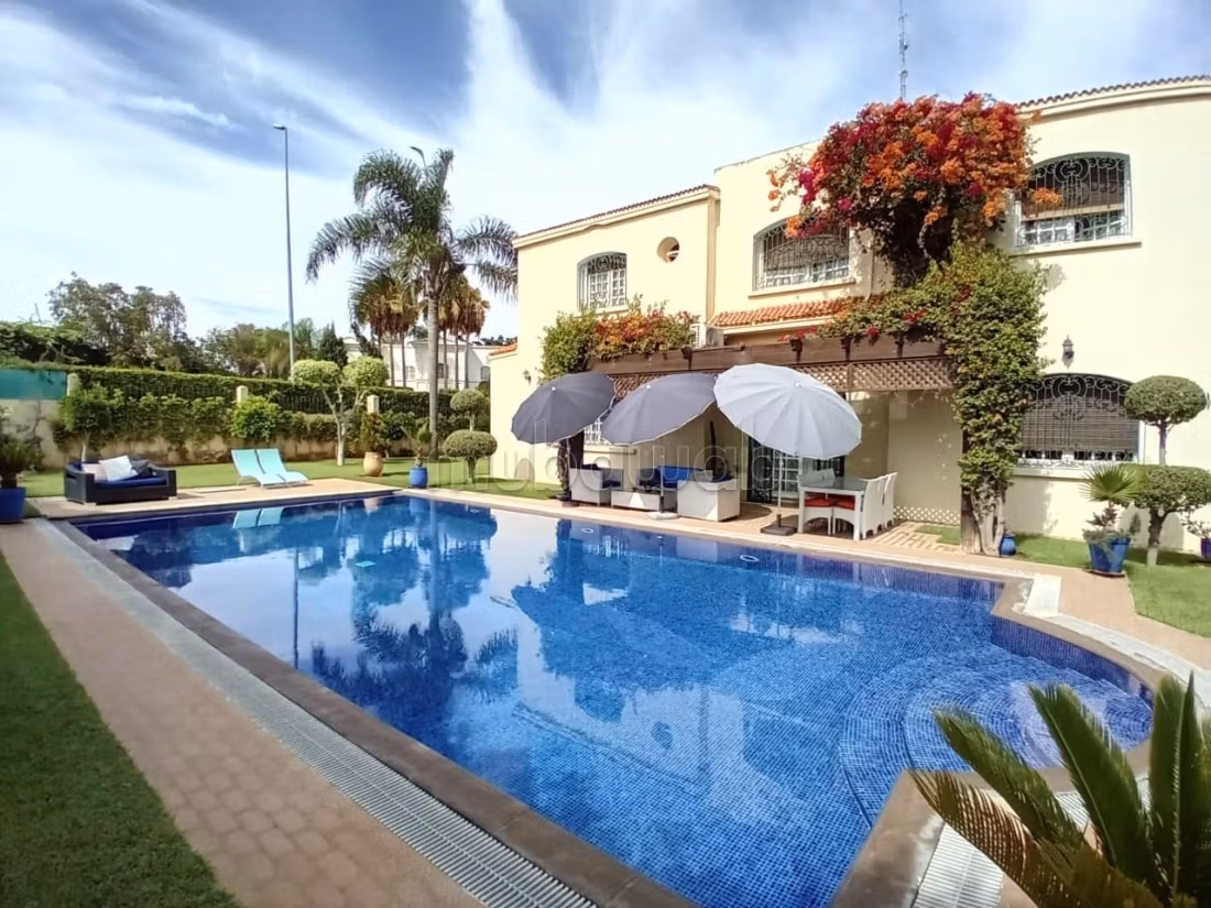 Luxurious villa for sale in California