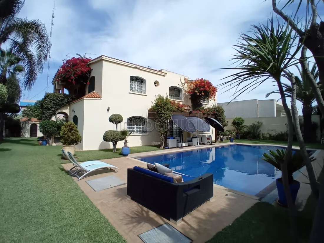 Luxurious villa for sale in California