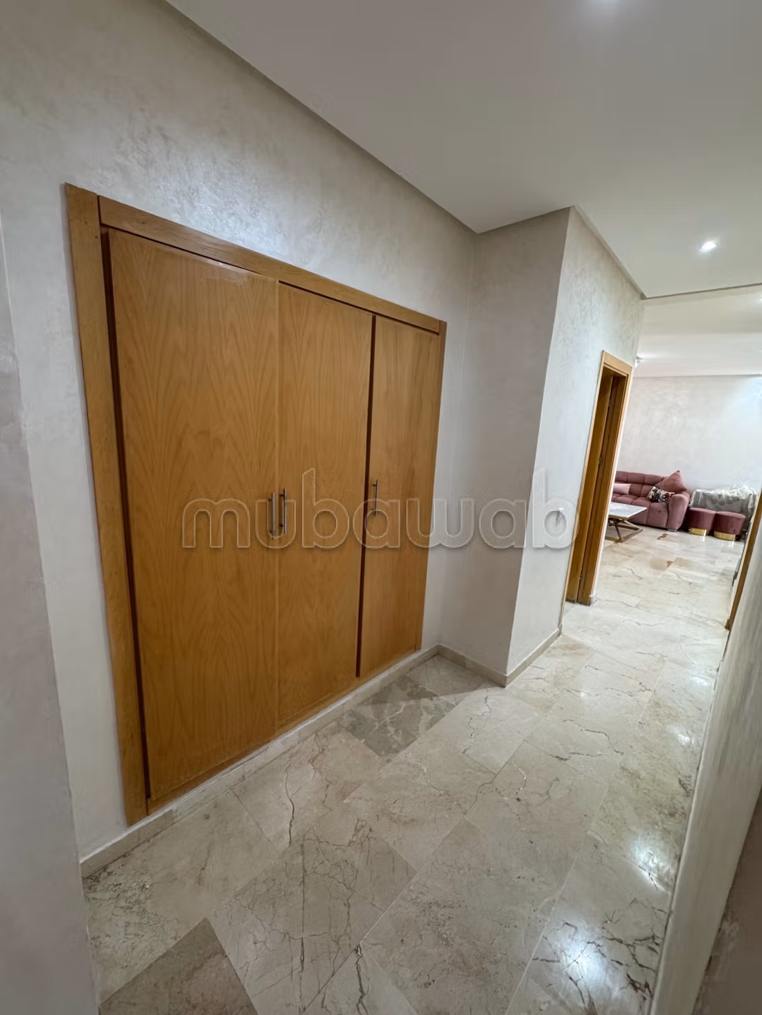 Appartement en vente à Hamria. 
3 belles chambres. 
Salon traditionnel marocain, résidence sécurisée