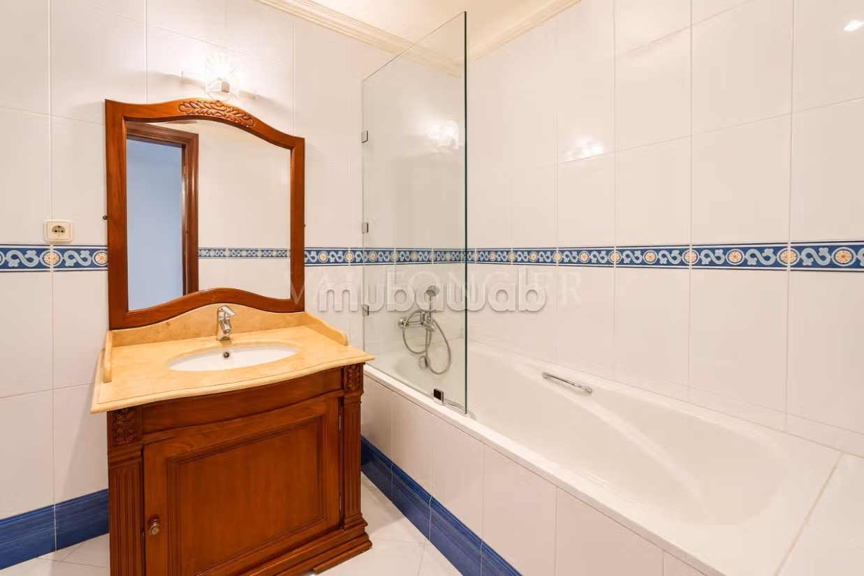 Vente Superbe Appartement 204m2 3Chambres avec terrasse 
Racine, Casablanca