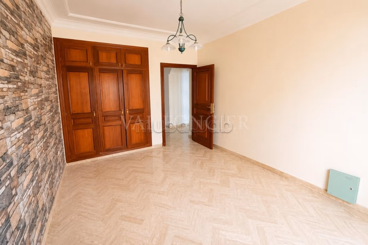 Vente Superbe Appartement 204m2 3Chambres avec terrasse 
Racine, Casablanca