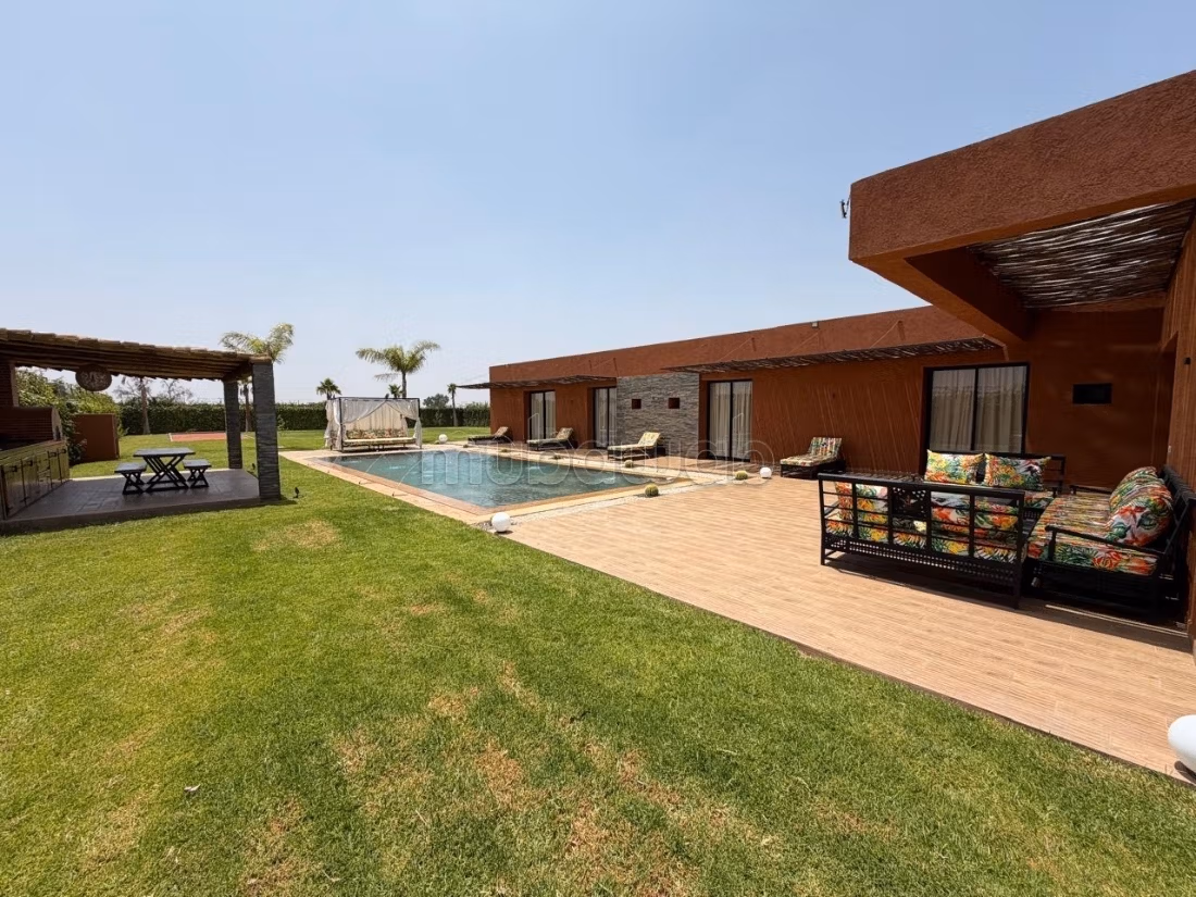 Villa nuova intitolata sulla strada D'ourika
