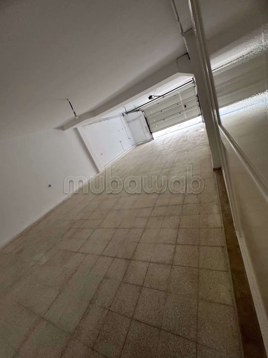 Maison de haut standing à vendre à Les Berges Du Lac 1.7 belles chambres. Résidence avec concierge, climatisation générale