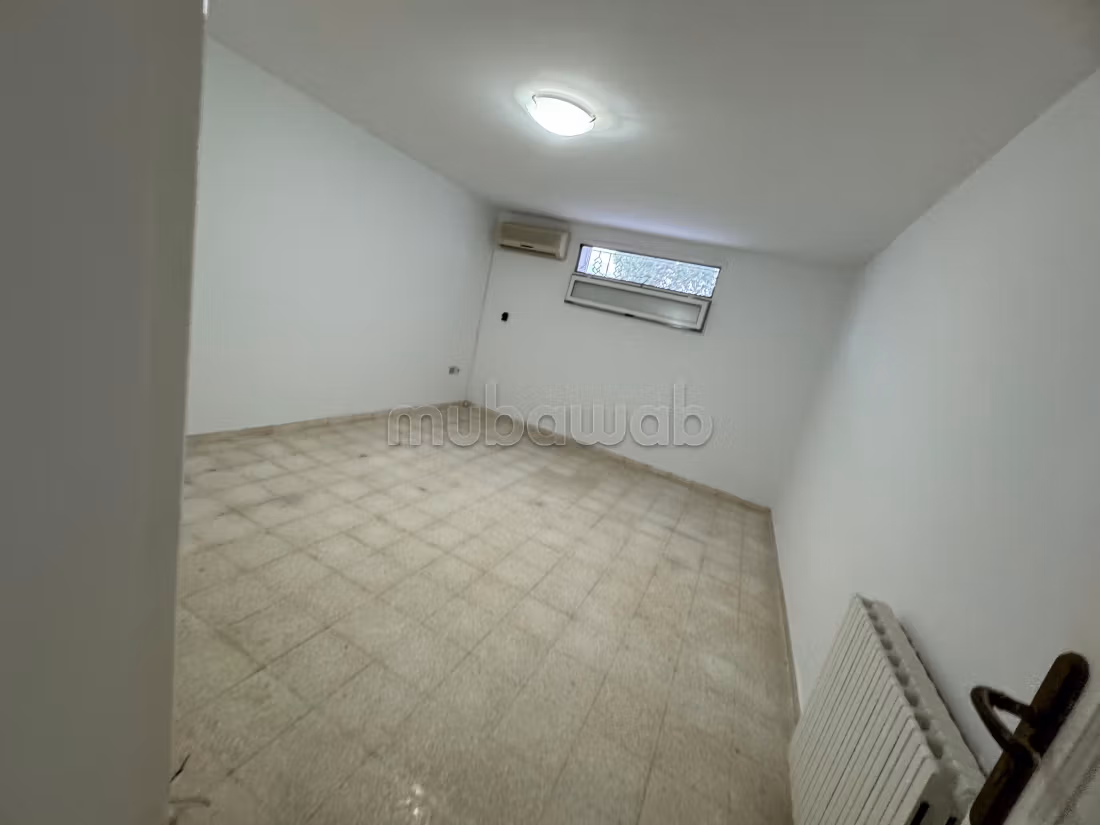 Maison de haut standing à vendre à Les Berges Du Lac 1.7 belles chambres. Résidence avec concierge, climatisation générale