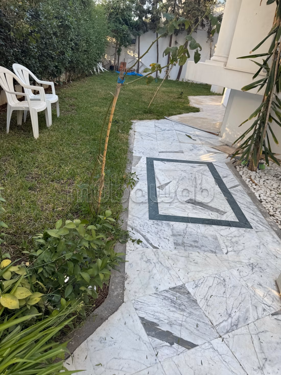 Maison de haut standing à vendre à Les Berges Du Lac 1.7 belles chambres. Résidence avec concierge, climatisation générale