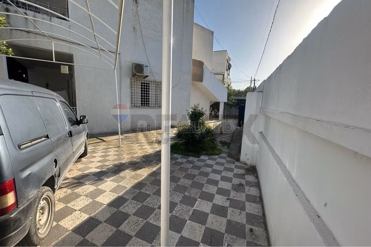 Casa da ristrutturare di 662 m² a Bardo