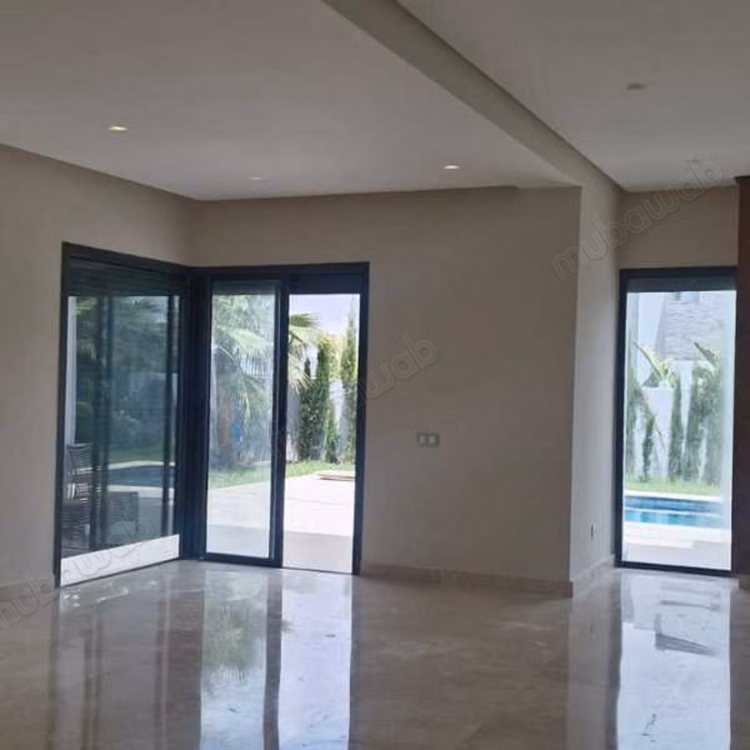 Villa à Louer de 538.0 m² à Bouskoura, Ville Verte