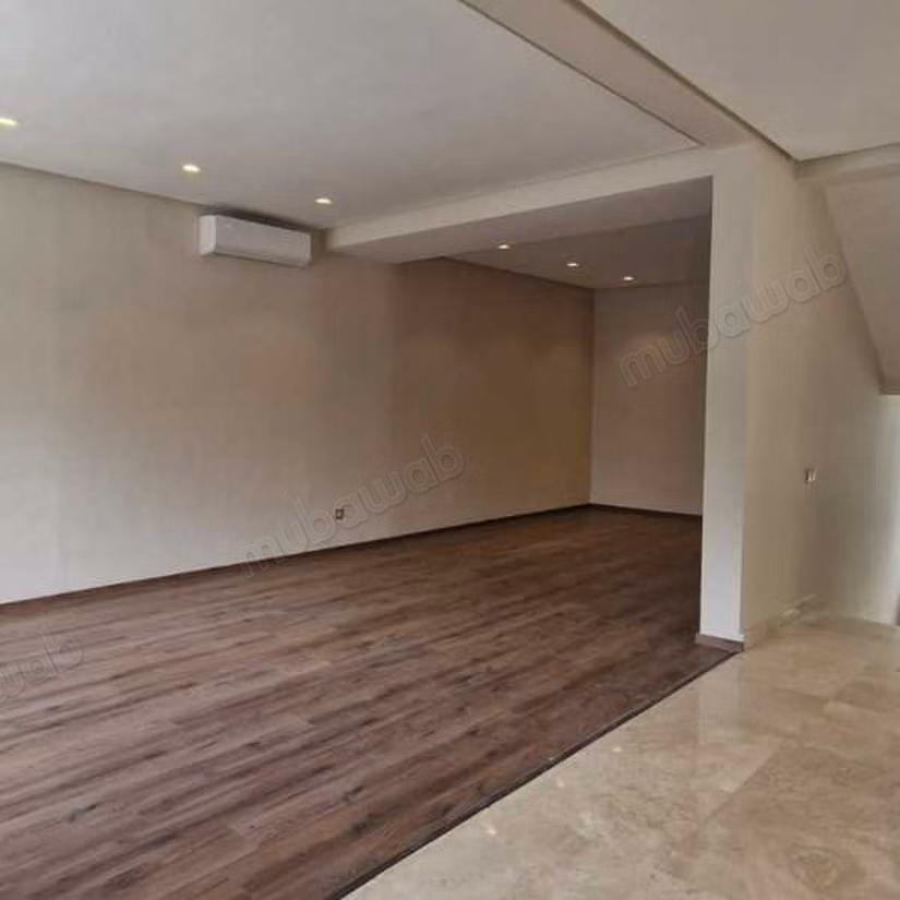 Villa à Louer de 538.0 m² à Bouskoura, Ville Verte