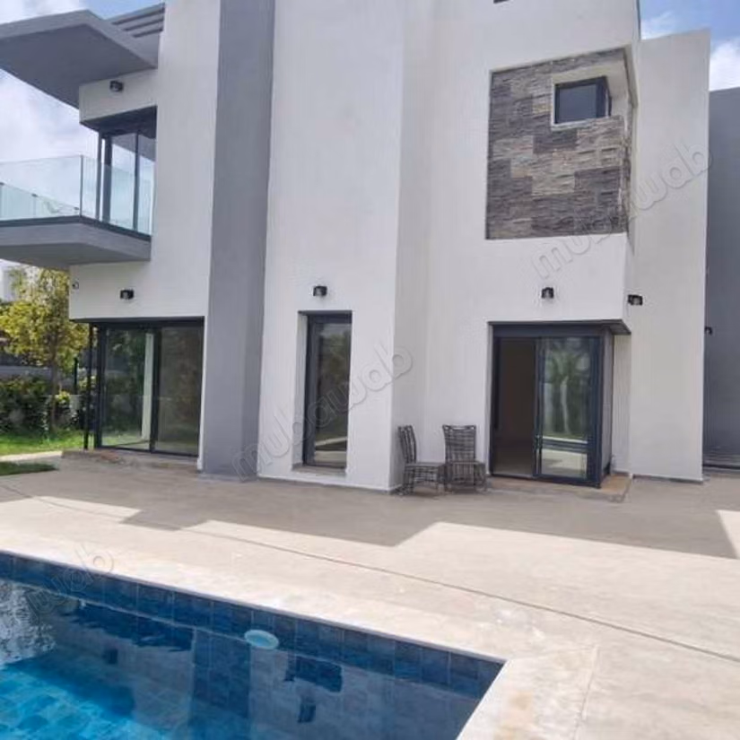 Villa à Louer de 538.0 m² à Bouskoura, Ville Verte