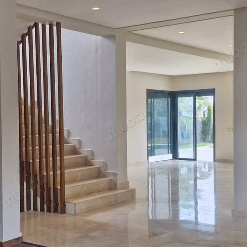Villa à Louer de 538.0 m² à Bouskoura, Ville Verte