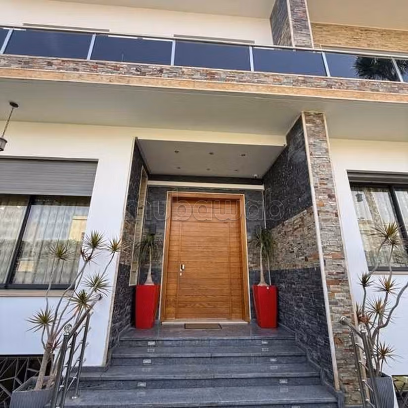 Villa Te Koop van 390.0 m² in Casablanca, Ain Chock