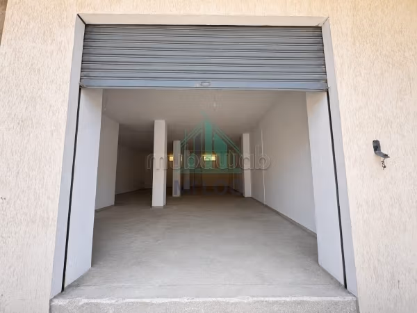 Un local commercial de 220 m² à Ben Arous