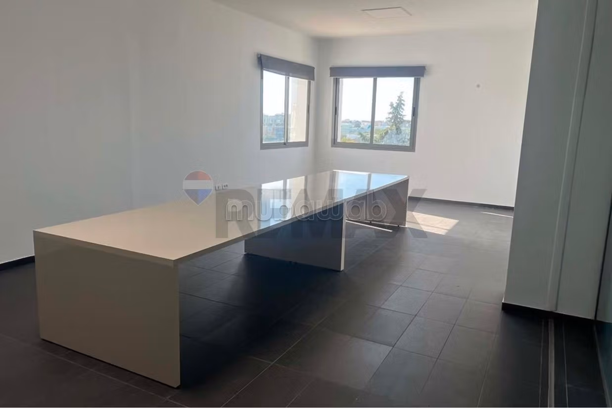 Ufficio di 270 m² in affitto a La Marsa