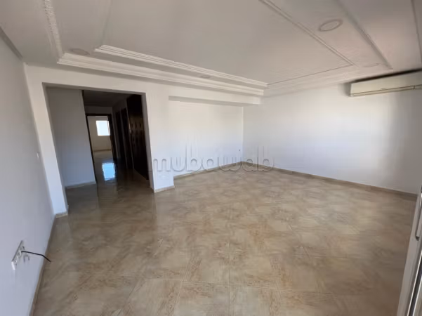 Appartement vide à loué molauy smail