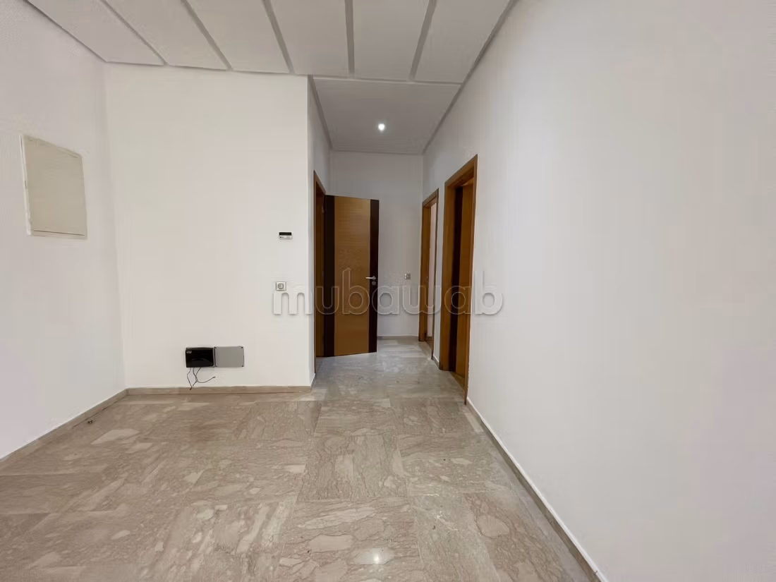 Superbe appartement Rez de jardin à louer à prestigia hay Riad. 3 grandes pièces. Avec ascenseur et espace vert — 5