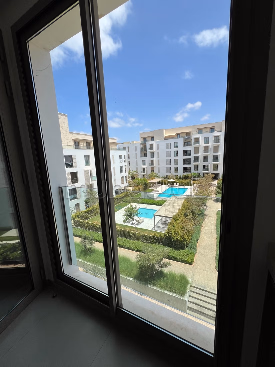 À louer – Appartement non meublé de standing à Eagle