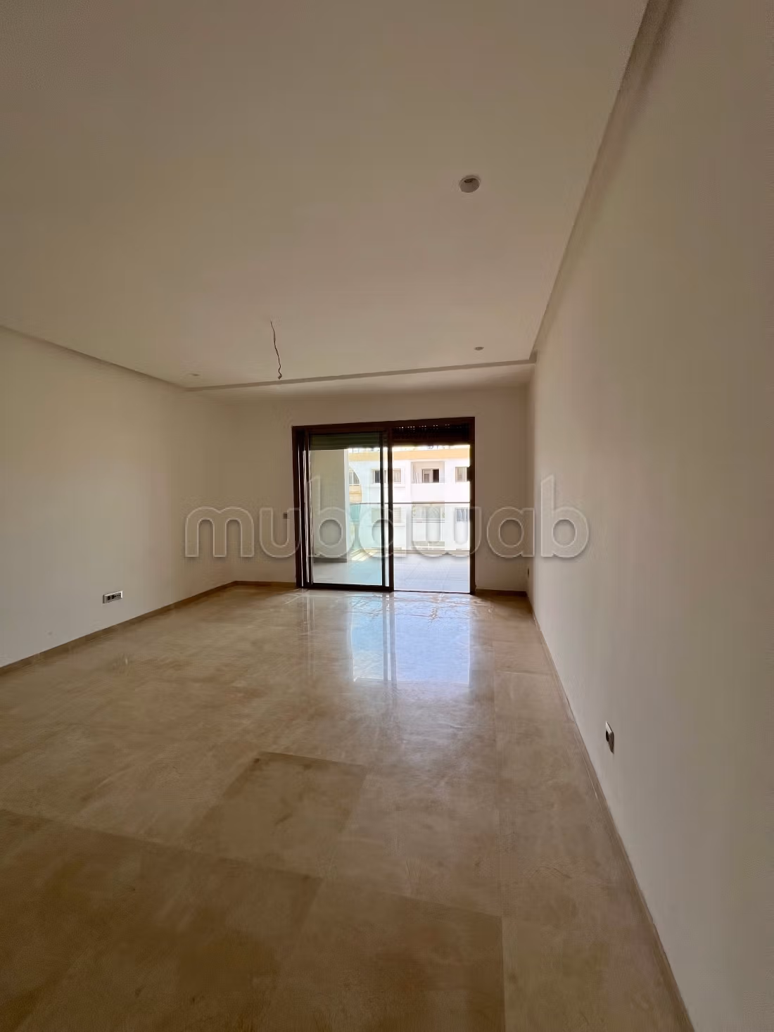 À louer – Appartement non meublé de standing à Eagle — 3