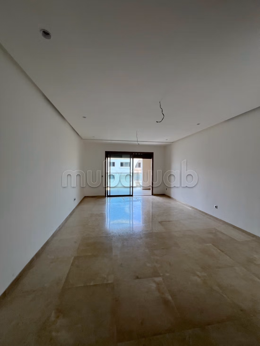 À louer – Appartement non meublé de standing à Eagle — 4