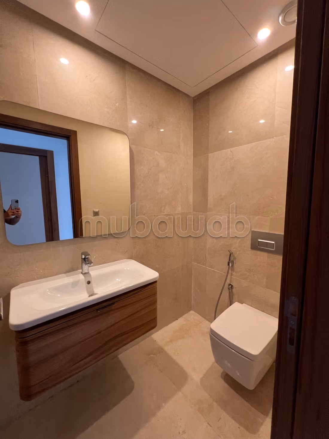 À louer – Appartement non meublé de standing à Eagle — 6