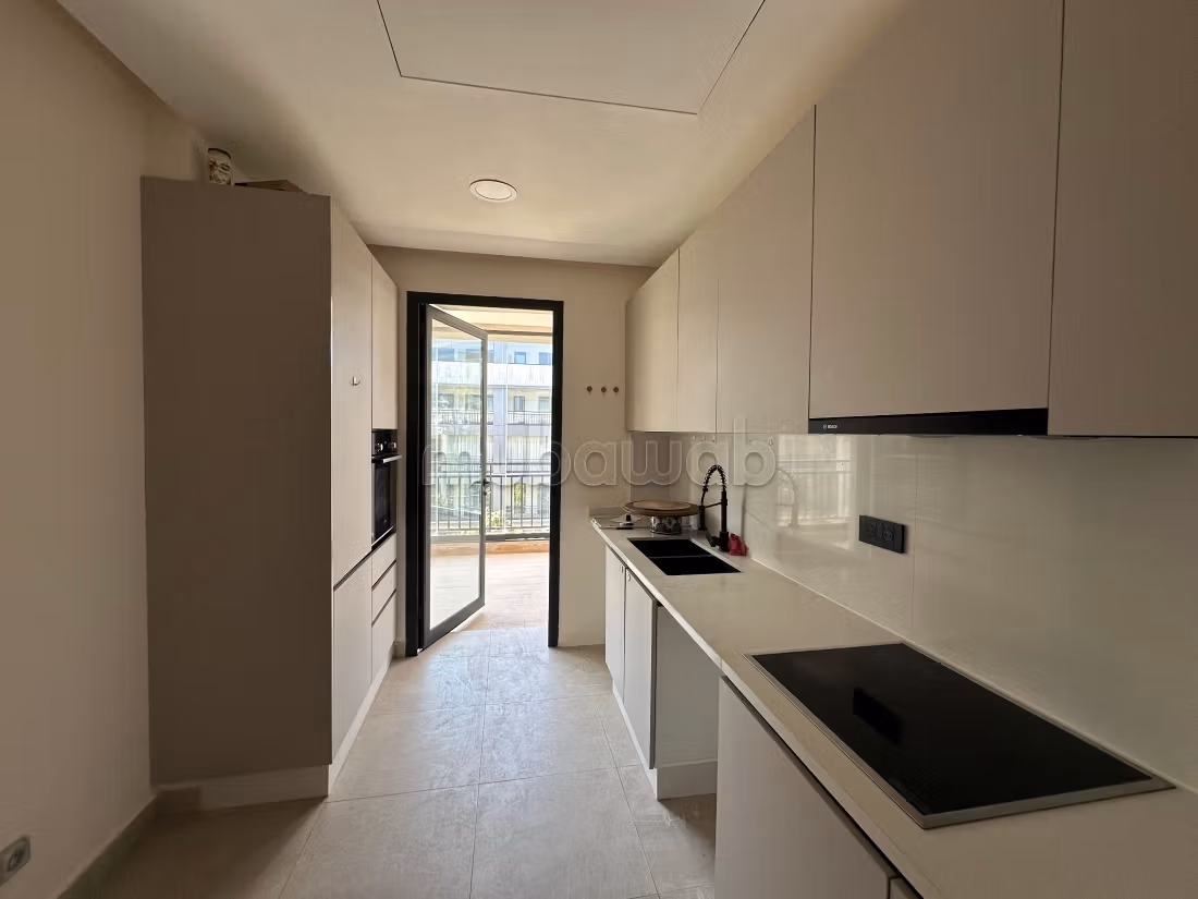 Magnifique Appartement avec Grande Terrasse à Louer