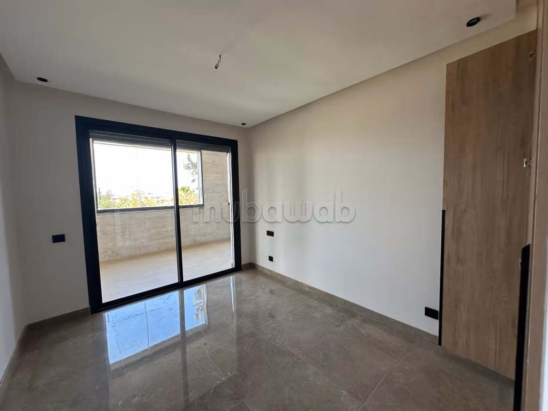 Magnifique Appartement avec Grande Terrasse à Louer — 6