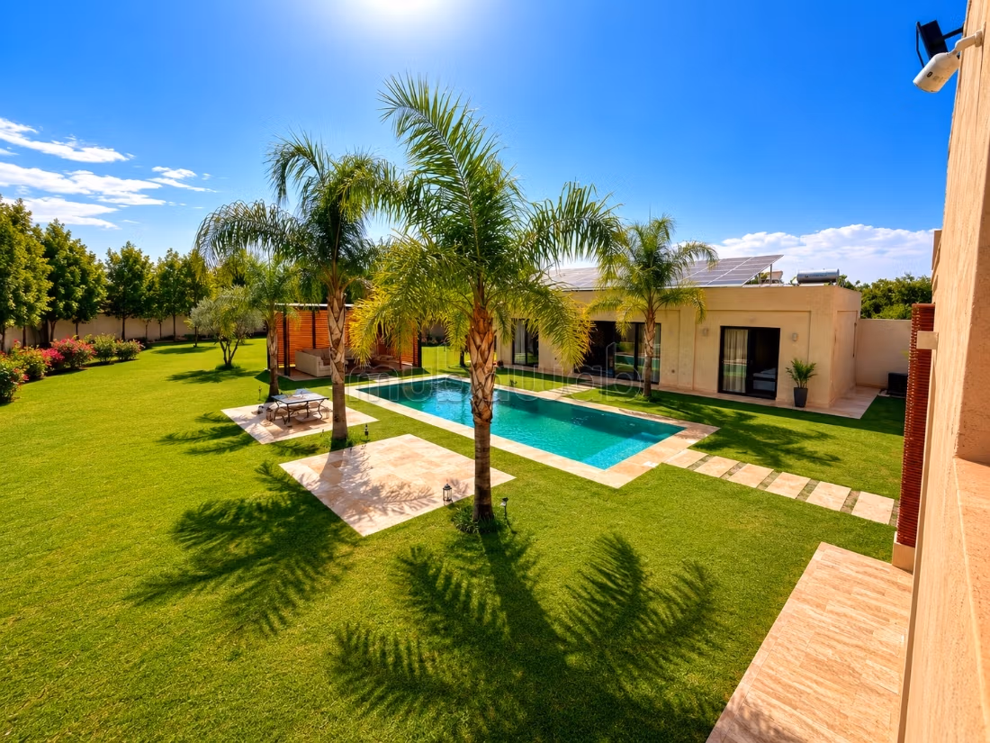 Private Oasis: 4-Bedroom Villa & Private Pool