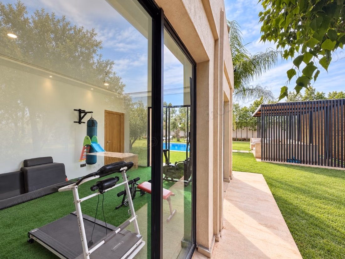Private Oasis: 4-Bedroom Villa & Private Pool
