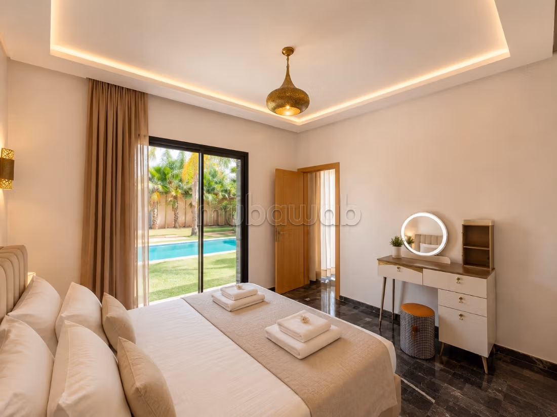 Private Oasis: 4-Bedroom Villa & Private Pool