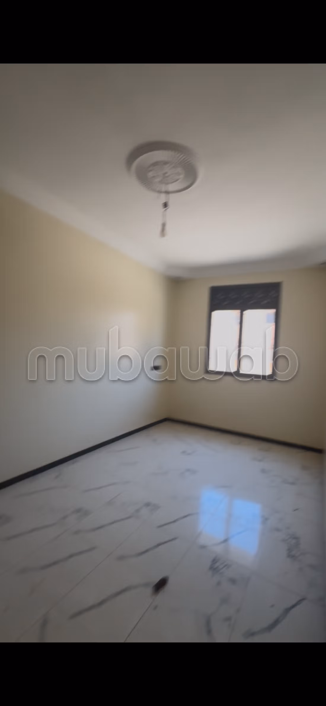 Maison à la vente à Aït Iaaza. 
5 belles chambres. 
Double vitrage et porte blindée