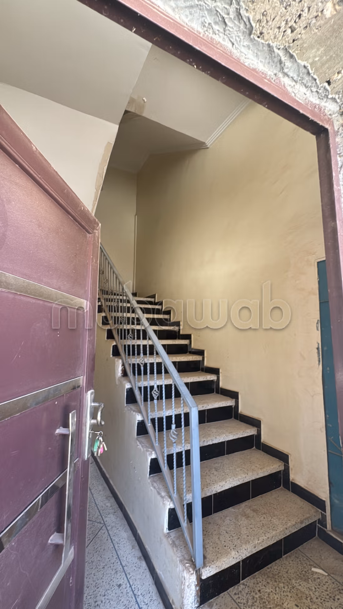 Maison à la vente à Aït Iaaza. 
5 belles chambres. 
Double vitrage et porte blindée