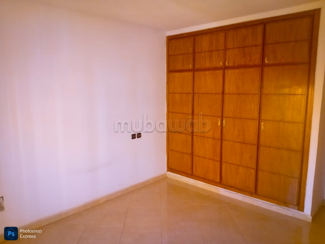 3شقق و محلين مسحتهم 120 متر