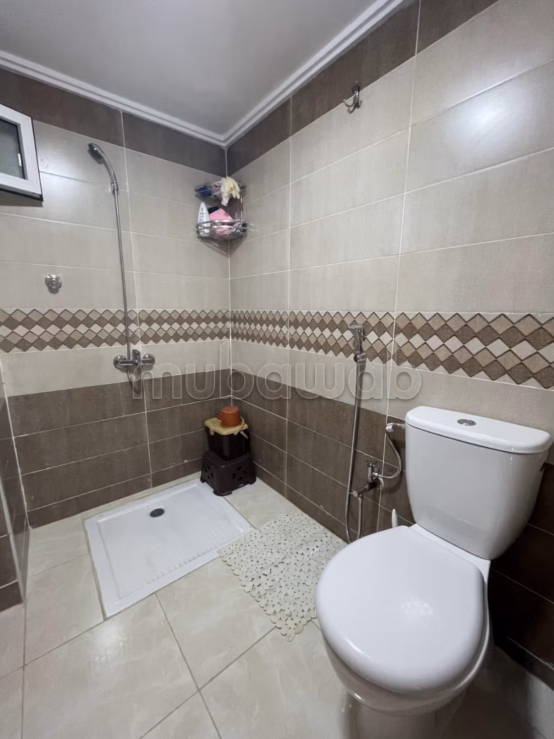 Appartement à louer à Hamria près de la préfecture de Meknès, d'une superficie de 217 mètres carrés