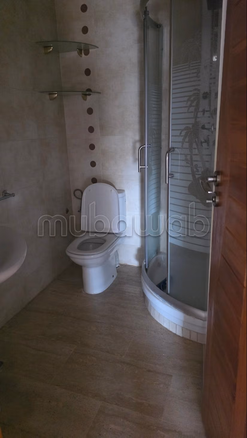 Appartement à louer à Hamria près de la préfecture de Meknès, d'une superficie de 217 mètres carrés