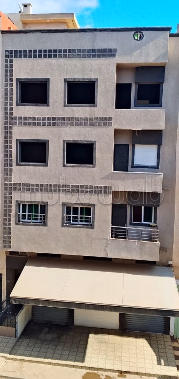 House for sale in El Hadadda. 9 rooms. Moroccan living room, security