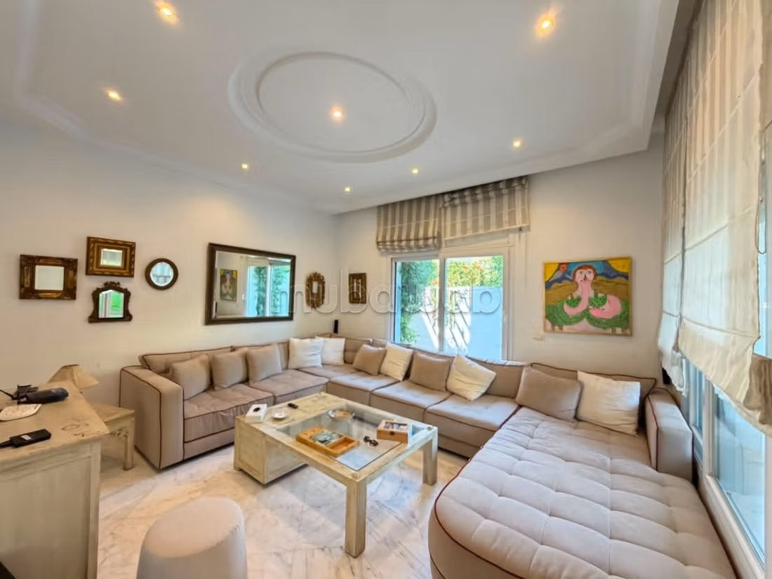 A louer villa moderne meublée avec piscine à El Menzah 1