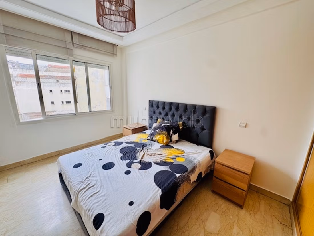 Vente d'un bel appartement à Racine. 
2 chambres agréables. 
Cheminée et concierge