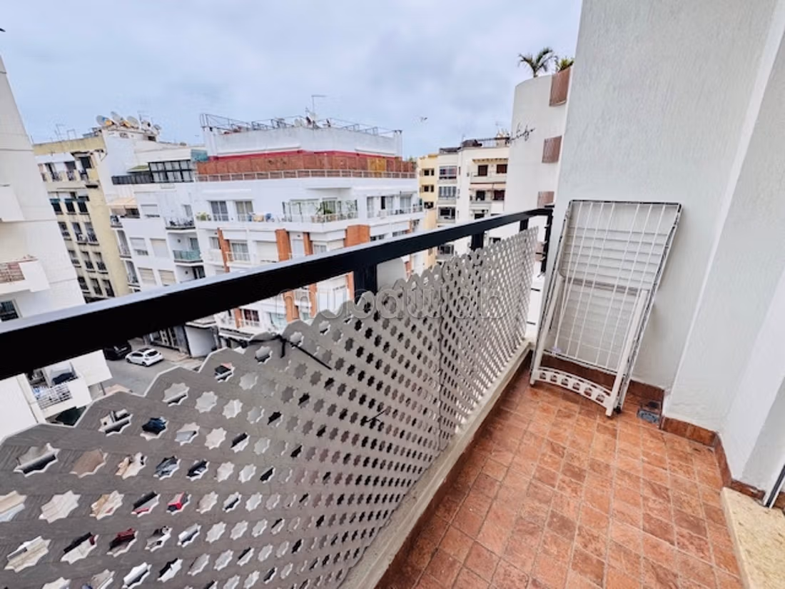 Vente d'un bel appartement à Racine. 
2 chambres agréables. 
Cheminée et concierge