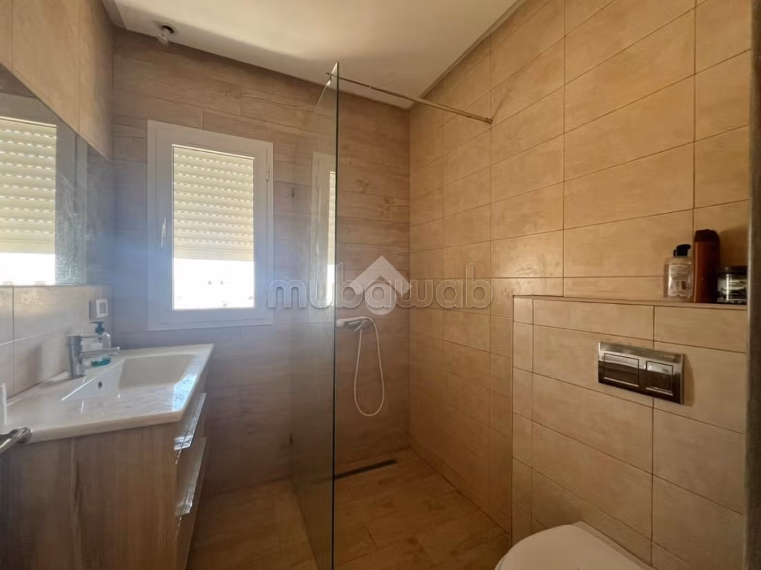 Etage de villa en location