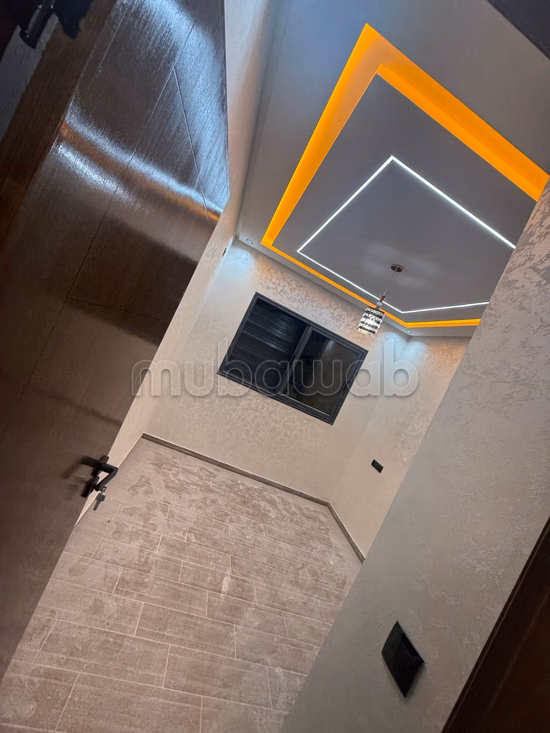 Vend appartement à Marjane. 
3 chambres agréables. 
Fenêtres avec double vitrage et porte blindée