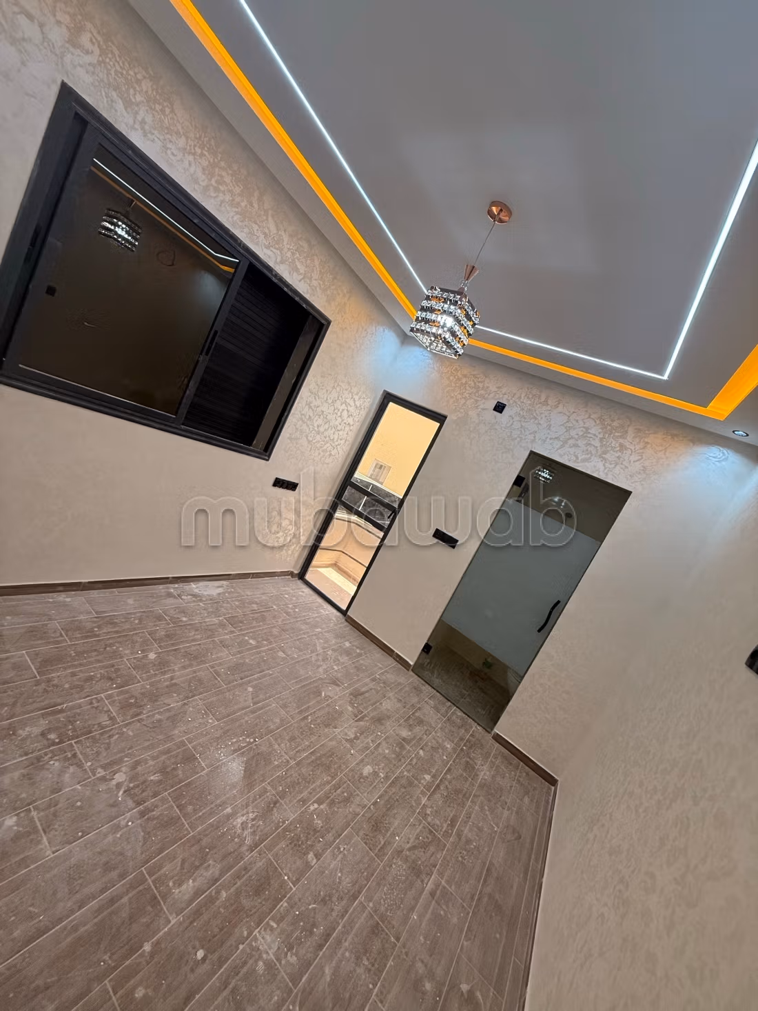 Vend appartement à Marjane. 
3 chambres agréables. 
Fenêtres avec double vitrage et porte blindée