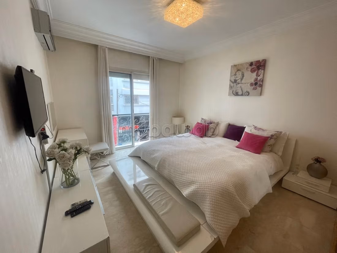Superb apartment for rent in Maârif Extension. 3 large rooms. With elevator and green space